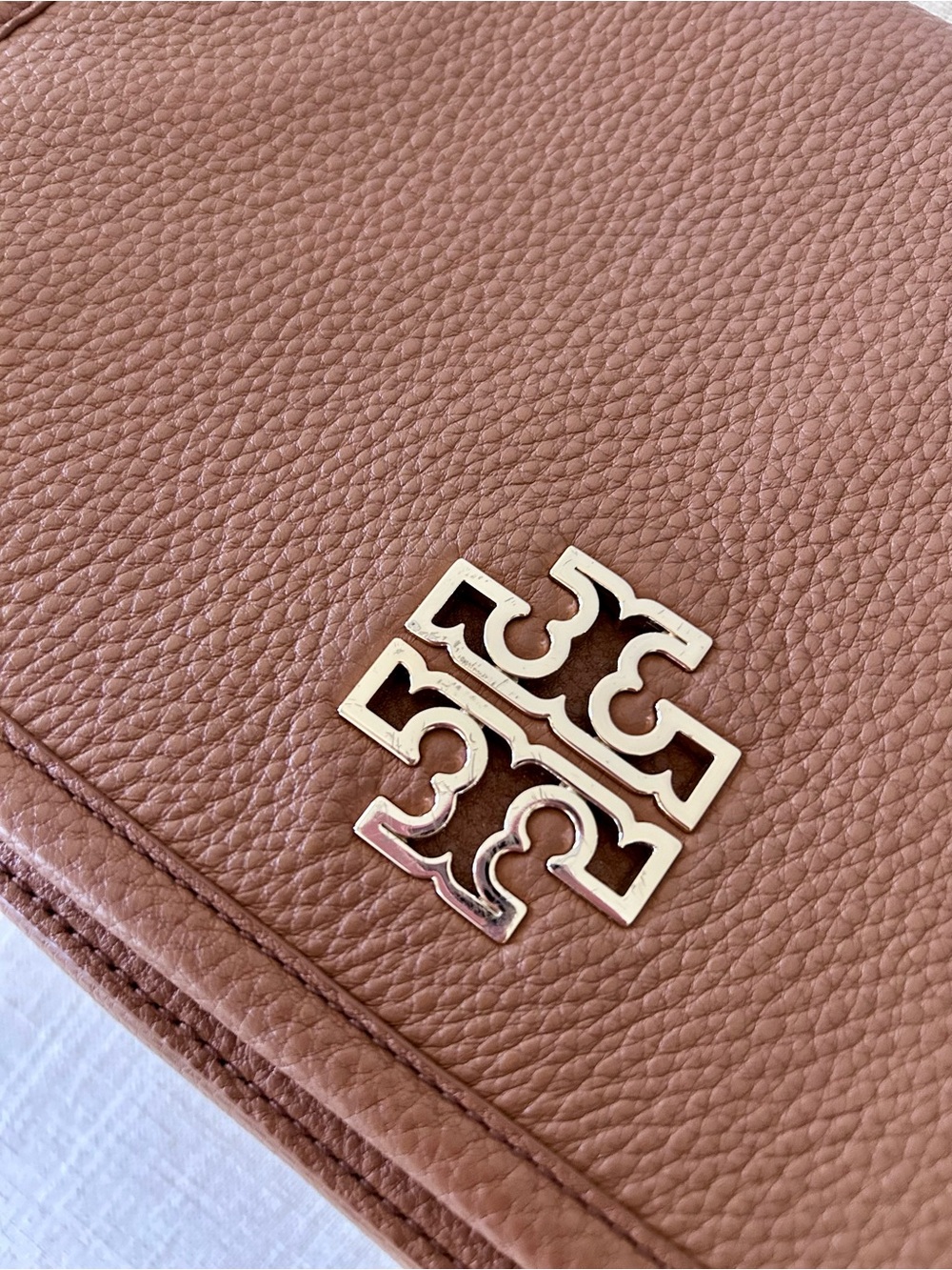 SOLD!! Tory Burch Britten Shoulder Bag - Picture 5 of 9